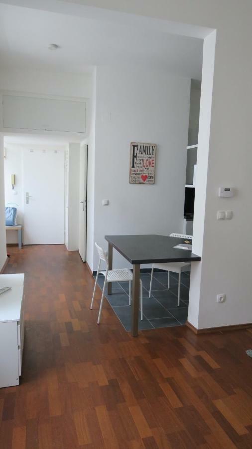 2 Zimmer Wohnung Wenen Buitenkant foto